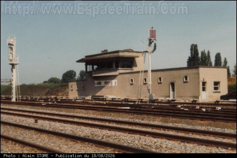 Photo du 18/08/2026 : Poste aiguillages sortie Est de la gare de Laon/Aisne/Picardie (Hauts-deFrance)